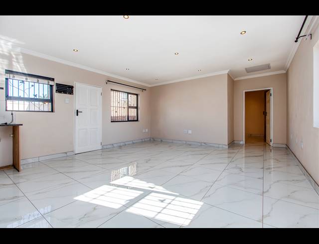 2 BEDROOM FREESTANDING TO LET IN MARLBORO GARDENS